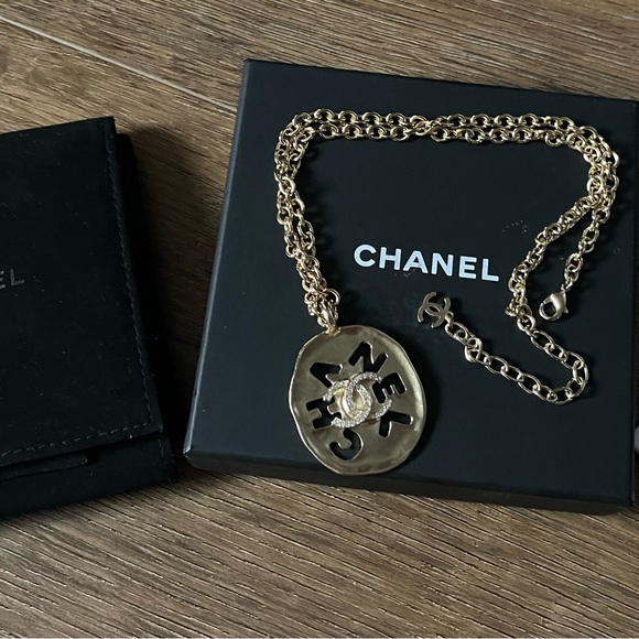 CHANEL-AUTHENTIC (PRELOVED) Gold Plated & Strass CC Pendant and Chain - Picture 16 of 16